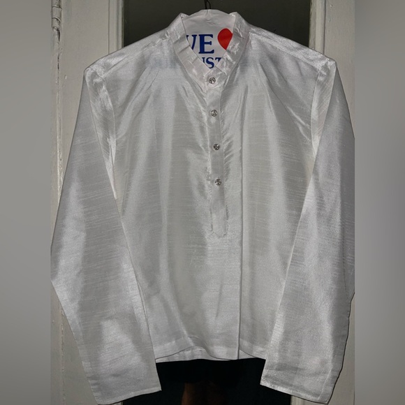 Printed floral Nehru vest with matching off-white colored kurta shirt and pants. - Picture 2 of 3